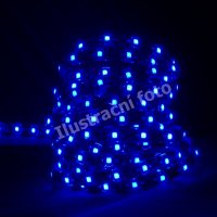 McLED LED p�sek SMD3528 modr�, DC12V, IP54, 8mm, b�l� PCB p�sek, 30 led/metr 121.186.10.0
