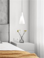 NOVA LUCE závěsné svítidlo LIVTAR bílé lesklé sklo E27 1x12W 230V IP20 bez žárovky 9009232 NOVA LUCE závěsné svítidlo LIVTAR bílé lesklé sklo E27 1x12W 230V IP20 bez žárovky 9009232